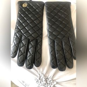 MICHAEL Michael Kors leather gloves. Never worn. Great condition. Size Large.